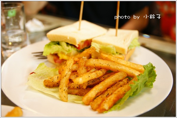 甘樂文創藝文展演空間:三峽「甘樂文創」又見老房子