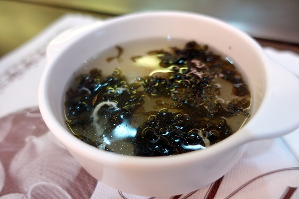 御饌鐵板燒:(胖樺食記)近羅東夜市讓人大失所望「御饌鐵板燒」。本來期待可以吃到與眾不同的宜蘭美食