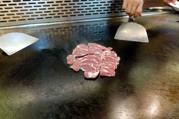 御饌鐵板燒:(胖樺食記)近羅東夜市讓人大失所望「御饌鐵板燒」。本來期待可以吃到與眾不同的宜蘭美食
