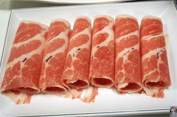 滿堂紅頂級麻辣鴛鴦火鍋(仁愛旗艦店)：[試吃]台北 捷運忠孝敦化站滿堂紅頂級麻辣鴛鴦火鍋(仁愛旗艦店)~大口吃肉&哈根達斯