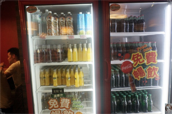 滿堂紅頂級麻辣鴛鴦火鍋(仁愛旗艦店)：[試吃]台北 捷運忠孝敦化站滿堂紅頂級麻辣鴛鴦火鍋(仁愛旗艦店)~大口吃肉&哈根達斯