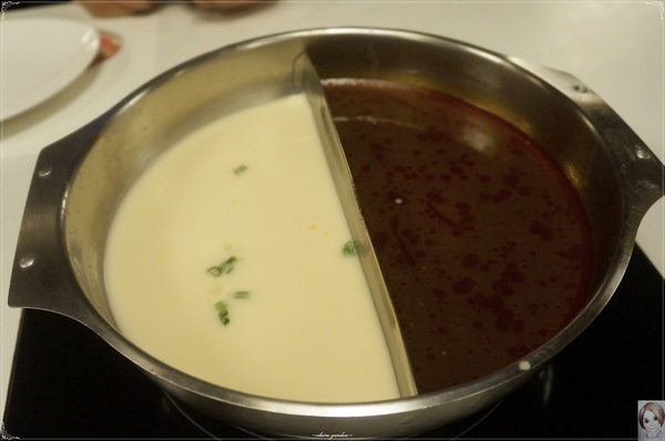 滿堂紅頂級麻辣鴛鴦火鍋(仁愛旗艦店)：[試吃]台北 捷運忠孝敦化站滿堂紅頂級麻辣鴛鴦火鍋(仁愛旗艦店)~大口吃肉&哈根達斯