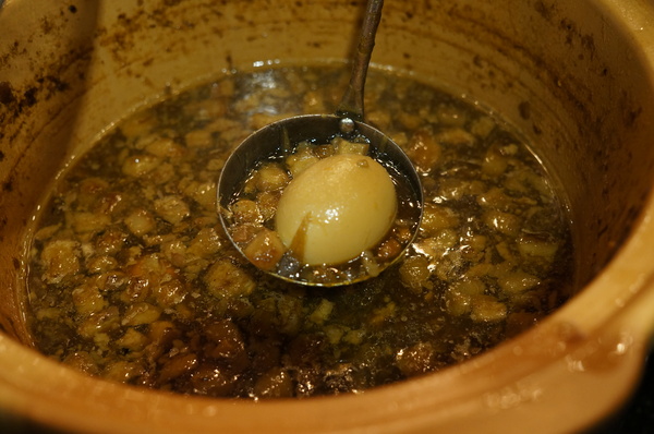 滿堂紅頂級麻辣鴛鴦火鍋(仁愛旗艦店)：(胖樺食記)台北市仁愛路滿堂紅旗艦店。冷颼颼的冬天來此大啖品質優良的肉品及海鮮讓人如至仙境。