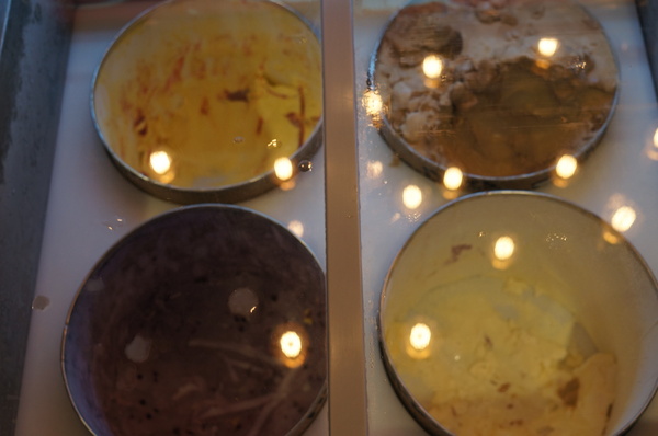 滿堂紅頂級麻辣鴛鴦火鍋(仁愛旗艦店)：(胖樺食記)台北市仁愛路滿堂紅旗艦店。冷颼颼的冬天來此大啖品質優良的肉品及海鮮讓人如至仙境。