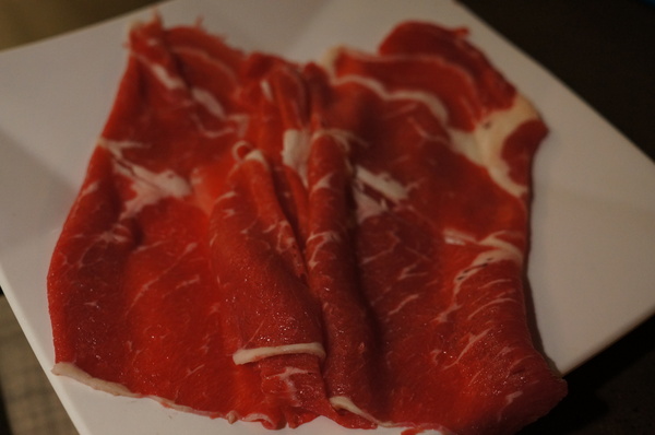 滿堂紅頂級麻辣鴛鴦火鍋(仁愛旗艦店)：(胖樺食記)台北市仁愛路滿堂紅旗艦店。冷颼颼的冬天來此大啖品質優良的肉品及海鮮讓人如至仙境。