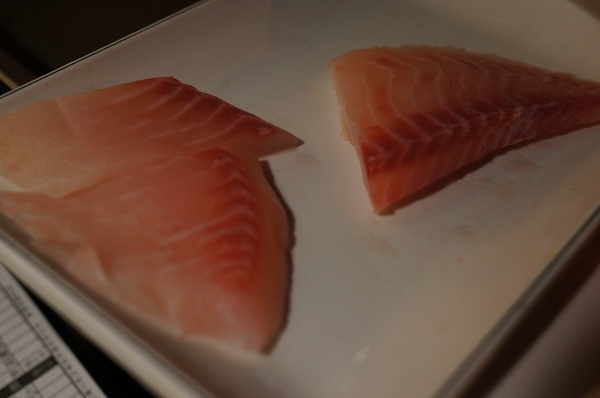 滿堂紅頂級麻辣鴛鴦火鍋(仁愛旗艦店)：(胖樺食記)台北市仁愛路滿堂紅旗艦店。冷颼颼的冬天來此大啖品質優良的肉品及海鮮讓人如至仙境。