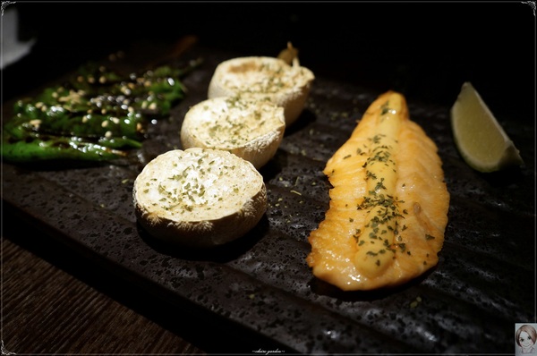 鐵窩 Tamariba：[試吃]台北 捷運國父紀念館站 鐵窩 Tamariba~木質‧飽足 ‧繽紛