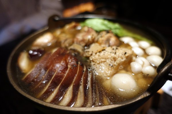 鐵窩 Tamariba:(胖樺食記) 台北東區創意料理時尚居酒屋『鐵窩 Tamariba』。國父紀念館美食/下班小酌/尾牙聚餐/延吉街