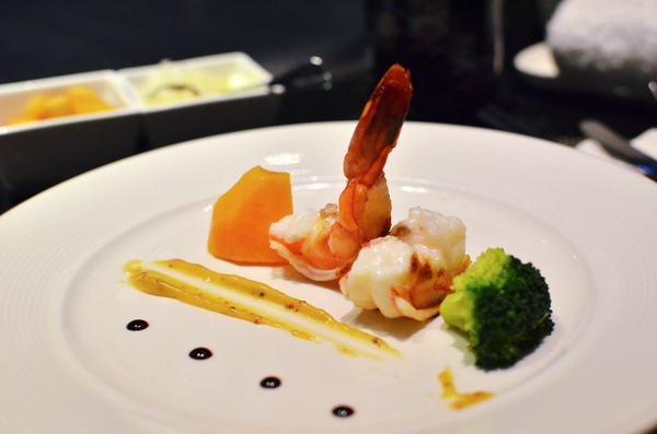 凱焱鐵板燒：『台中||南屯』結合法式元素奢華鐵板料理-凱焱鐵板燒 “愛評體驗團”