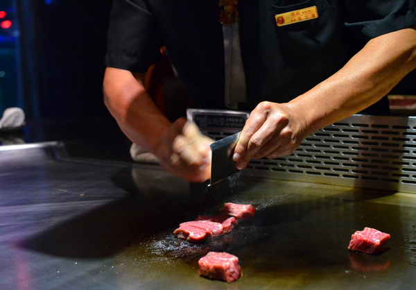 凱焱鐵板燒：『台中||南屯』結合法式元素奢華鐵板料理-凱焱鐵板燒 “愛評體驗團”