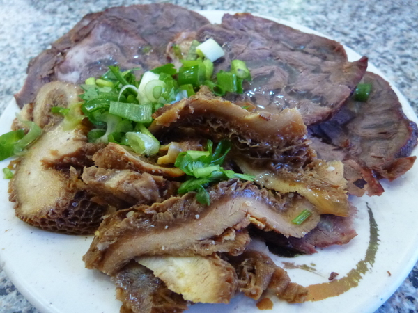 清真恩德元餃子館:【台中】份量驚人的美味羊肉大餐-清真恩德元餃子館