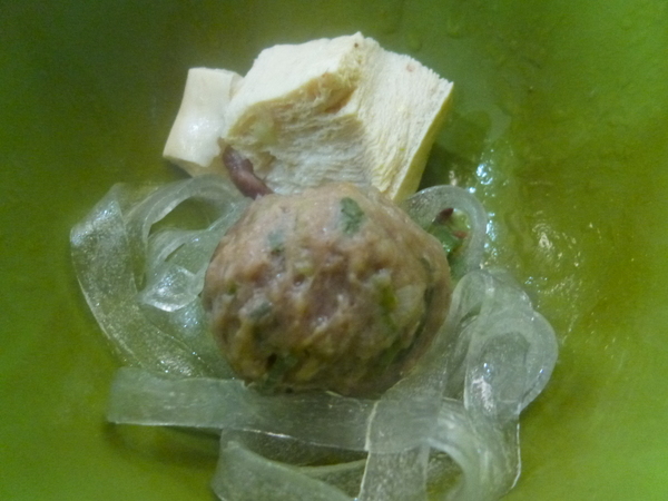 清真恩德元餃子館:【台中】份量驚人的美味羊肉大餐-清真恩德元餃子館