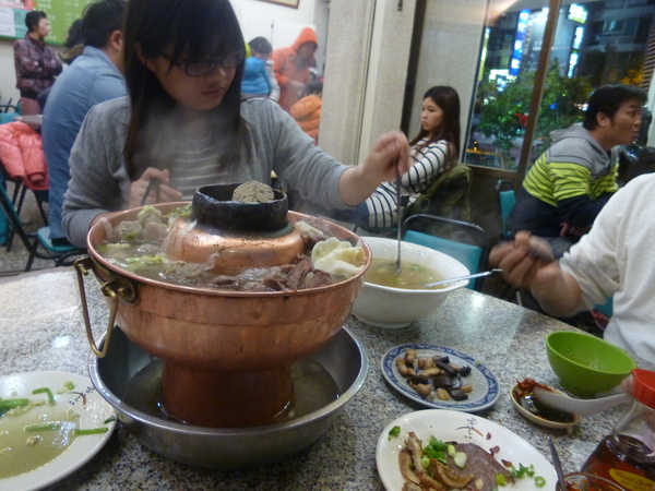 清真恩德元餃子館:【台中】份量驚人的美味羊肉大餐-清真恩德元餃子館