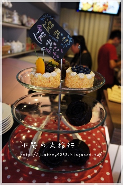 Rainbow PaPa：[桃園。中壢] 不管在怎麼遙遠都要一睹小小兵&翹鼻子小熊拉花の風采❤