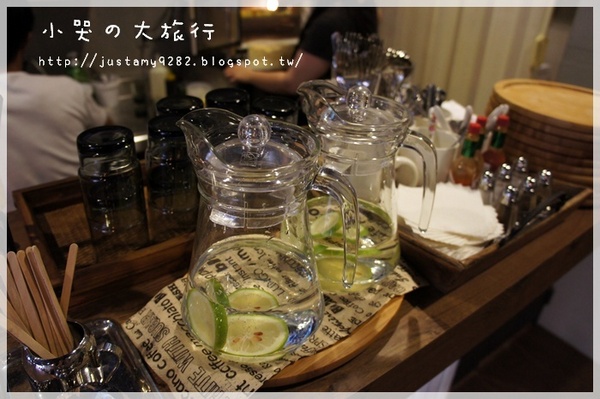 Rainbow PaPa：[桃園。中壢] 不管在怎麼遙遠都要一睹小小兵&翹鼻子小熊拉花の風采❤