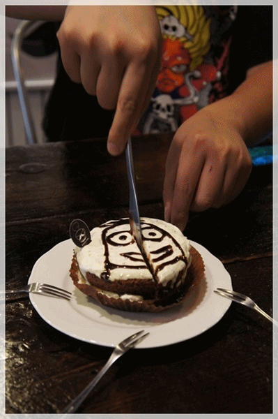 Rainbow PaPa：[桃園。中壢] 不管在怎麼遙遠都要一睹小小兵&翹鼻子小熊拉花の風采❤