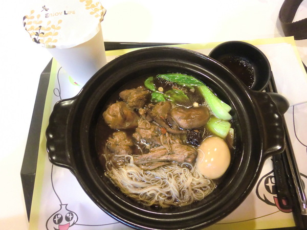 K5樂活冰品館(台中旗艦店)：LV就在這裡--(台中)K5樂活冰館