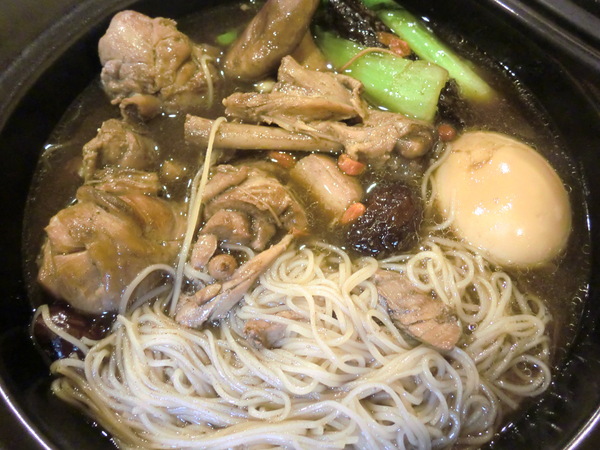 K5樂活冰品館(台中旗艦店)：LV就在這裡--(台中)K5樂活冰館