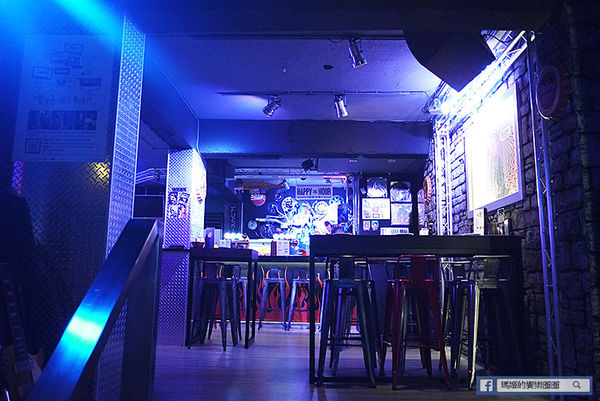 黑風寨主題餐廳：◆台北東區。捷運忠孝敦化【黑風寨搖滾酒食文化】為搖滾而生。東區餐酒館。市民大道餐酒館。東區美食
