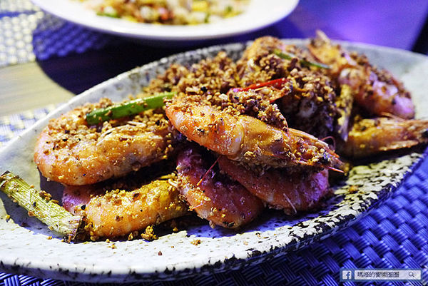 黑風寨主題餐廳：◆台北東區。捷運忠孝敦化【黑風寨搖滾酒食文化】為搖滾而生。東區餐酒館。市民大道餐酒館。東區美食