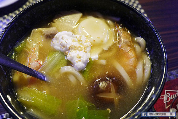 黑風寨主題餐廳：◆台北東區。捷運忠孝敦化【黑風寨搖滾酒食文化】為搖滾而生。東區餐酒館。市民大道餐酒館。東區美食