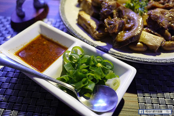 黑風寨主題餐廳：◆台北東區。捷運忠孝敦化【黑風寨搖滾酒食文化】為搖滾而生。東區餐酒館。市民大道餐酒館。東區美食