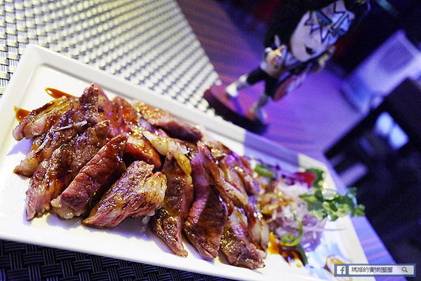 黑風寨主題餐廳：◆台北東區。捷運忠孝敦化【黑風寨搖滾酒食文化】為搖滾而生。東區餐酒館。市民大道餐酒館。東區美食