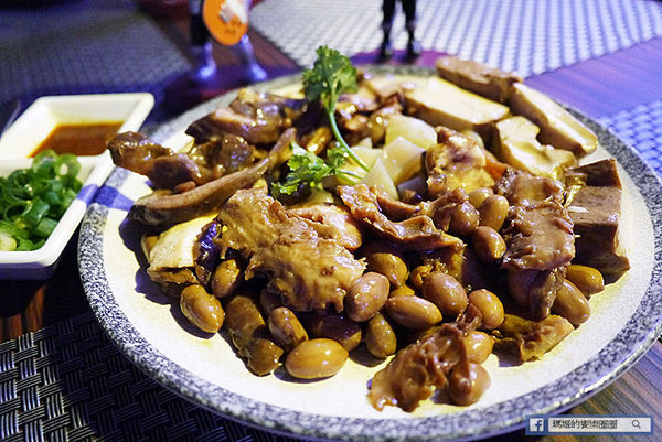 黑風寨主題餐廳：◆台北東區。捷運忠孝敦化【黑風寨搖滾酒食文化】為搖滾而生。東區餐酒館。市民大道餐酒館。東區美食