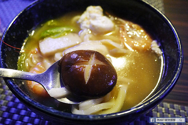 黑風寨主題餐廳：◆台北東區。捷運忠孝敦化【黑風寨搖滾酒食文化】為搖滾而生。東區餐酒館。市民大道餐酒館。東區美食