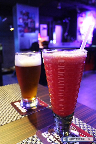 黑風寨主題餐廳：◆台北東區。捷運忠孝敦化【黑風寨搖滾酒食文化】為搖滾而生。東區餐酒館。市民大道餐酒館。東區美食