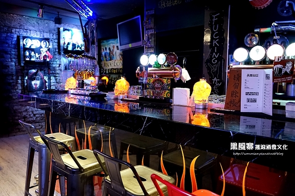 黑風寨主題餐廳:【東區/餐酒館 推薦】搖滾結合美食 ✿✿ 黑風寨 搖滾酒食文化 ✿✿(完整最新菜單)