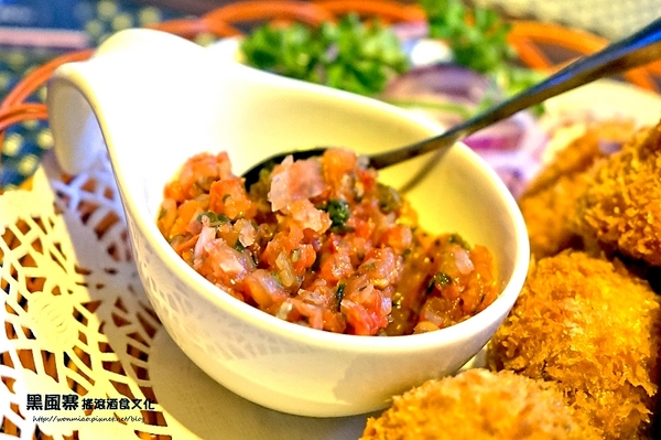 黑風寨主題餐廳:【東區/餐酒館 推薦】搖滾結合美食 ✿✿ 黑風寨 搖滾酒食文化 ✿✿(完整最新菜單)