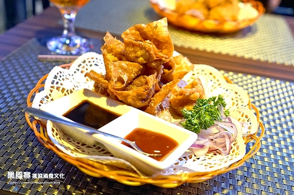 黑風寨主題餐廳:【東區/餐酒館 推薦】搖滾結合美食 ✿✿ 黑風寨 搖滾酒食文化 ✿✿(完整最新菜單)