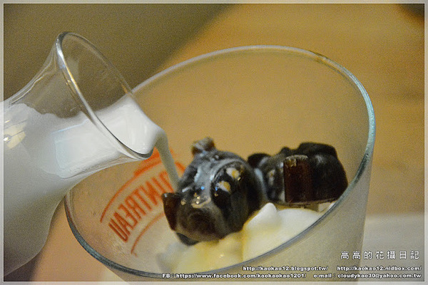 llum 10°cafe 光咖啡10號店:【高雄】前金區。llum 10°cafe' 光.咖啡10號店《溺水豬冰咖啡》