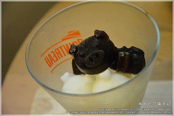 llum 10°cafe 光咖啡10號店:【高雄】前金區。llum 10°cafe' 光.咖啡10號店《溺水豬冰咖啡》