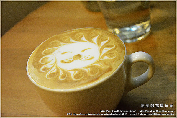 llum 10°cafe 光咖啡10號店:【高雄】前金區。llum 10°cafe' 光.咖啡10號店《溺水豬冰咖啡》