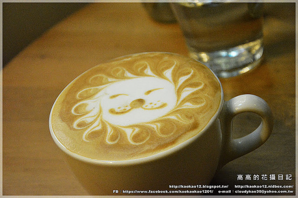 llum 10°cafe 光咖啡10號店:【高雄】前金區。llum 10°cafe' 光.咖啡10號店《溺水豬冰咖啡》