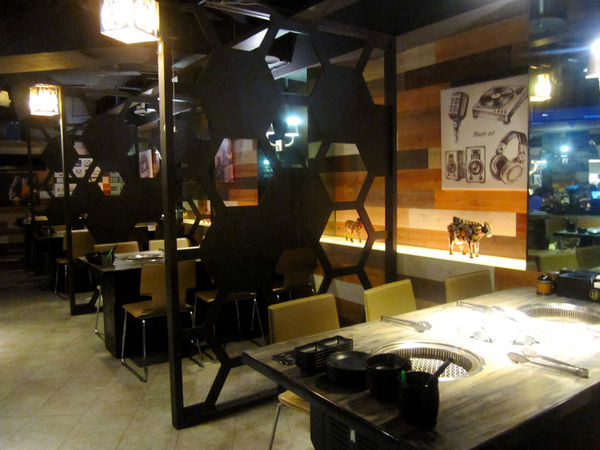 好客音樂燒烤(市府店)：【台北市】澎湖季生蠔海鮮&燒肉吃到飽-好客音樂燒烤市府店