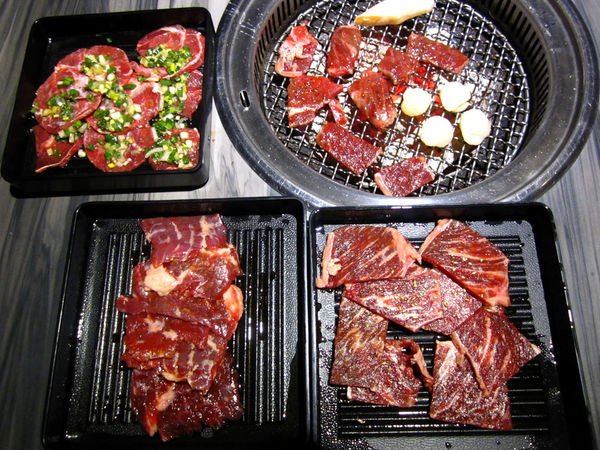 好客音樂燒烤(市府店)：【台北市】澎湖季生蠔海鮮&燒肉吃到飽-好客音樂燒烤市府店