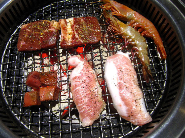 好客音樂燒烤(市府店)：【台北市】澎湖季生蠔海鮮&燒肉吃到飽-好客音樂燒烤市府店