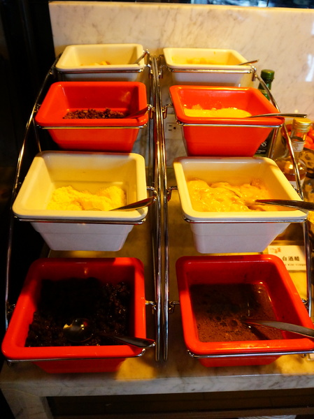 小紅蕃薯Yammy Cafe:【台北.南京東路站】小紅蕃薯 Yammy Cafe-『壽星首選!氣氛佳』