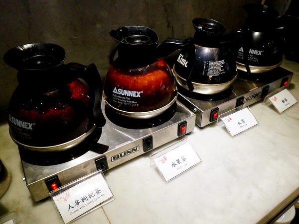 小紅蕃薯Yammy Cafe:【台北.南京東路站】小紅蕃薯 Yammy Cafe-『壽星首選!氣氛佳』