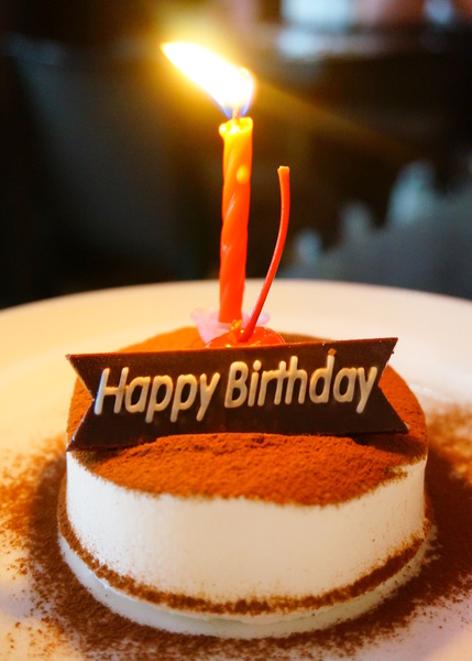 小紅蕃薯Yammy Cafe:【台北.南京東路站】小紅蕃薯 Yammy Cafe-『壽星首選!氣氛佳』