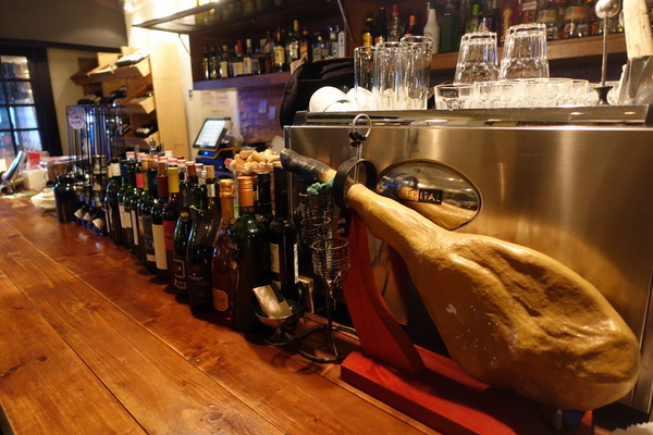 PS TAPAS 西班牙餐酒館:(胖樺食記)台北美食推薦” PS Tapas 西班牙餐酒館”/西班牙海鮮燉飯/誠品敦南/捷運國父紀念館