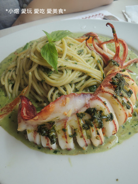 恬心朵朵Lily White Cafe：恬心朵朵Lily White Cafe(員林店)---鮮嫩彈牙的中卷與鮮甜海鮮搭配彈Q麵條的完美組合!!!