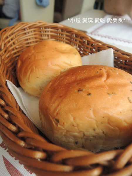 恬心朵朵Lily White Cafe：恬心朵朵Lily White Cafe(員林店)---鮮嫩彈牙的中卷與鮮甜海鮮搭配彈Q麵條的完美組合!!!