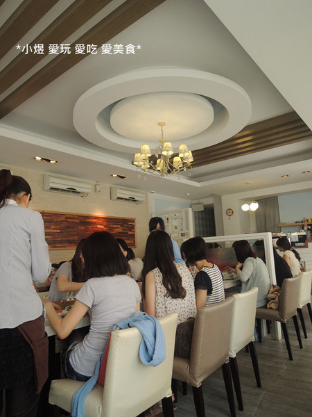 恬心朵朵Lily White Cafe：恬心朵朵Lily White Cafe(員林店)---鮮嫩彈牙的中卷與鮮甜海鮮搭配彈Q麵條的完美組合!!!