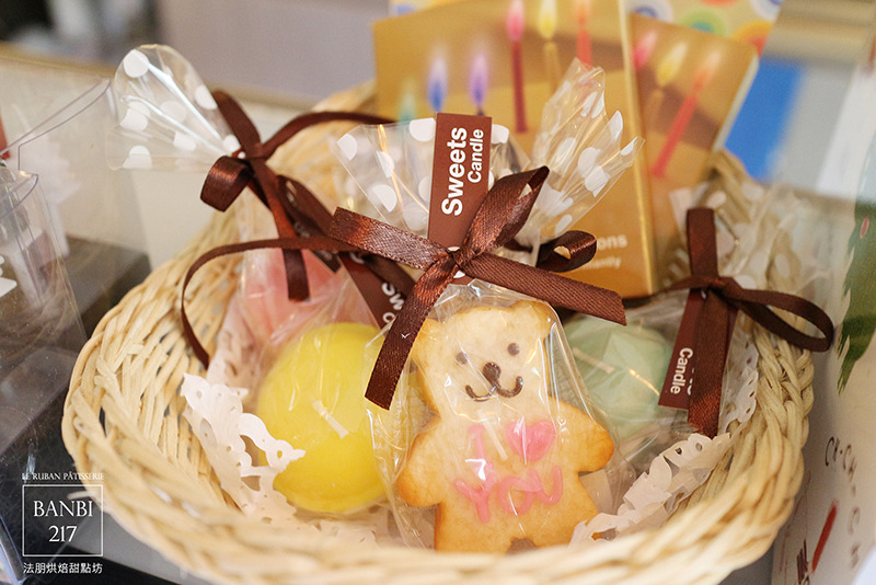 Banbi217 美食旅遊: [Le Ruban Pâtisserie 法朋法式烘焙甜點坊]令人瘋狂的排隊好吃蛋糕,草莓季推出草莓蛋糕捲、草莓塔、草莓蛋糕(捷運信義線信義安和站美食與下午茶)