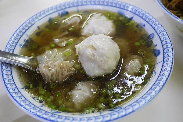 南瓜歐風咖哩(羅東店):發現宜蘭特色餐廳【南瓜歐風咖哩】+羅東夜巿閒晃+文昌路吃酢醬麵