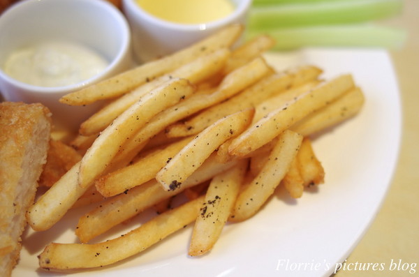 莫凡彼歐風餐廳(台北慶城店):台北松山區美食~MÖVENPICK 莫凡彼歐風餐廳(慶城店)~好吃的牛肉焗飯跟辣烤雞翅